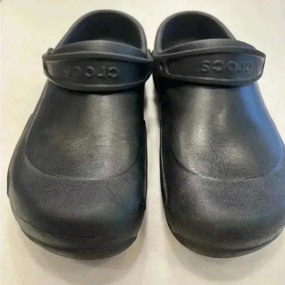 Crocs men’s black slip on shoes. Ankle strap Size 13 perfect condition